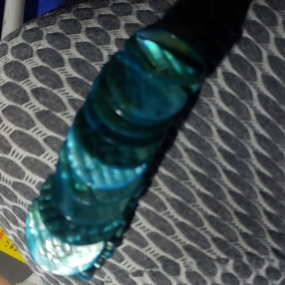 Blue/Turquoise shell bracelet - Picture 2 of 5